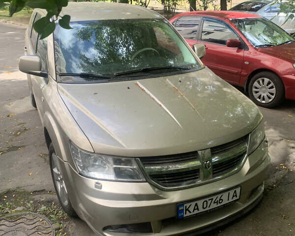 Бежевый Додж Джорни, объемом двигателя 2 л и пробегом 249 тыс. км за 7000 $, фото 3 на Automoto.ua