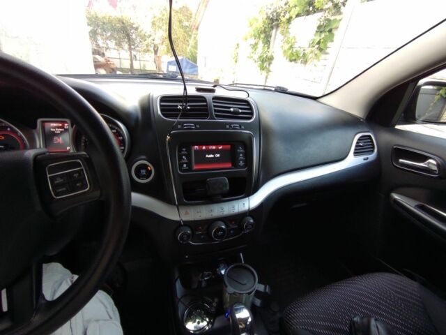 Черный Додж Джорни, объемом двигателя 2.4 л и пробегом 270 тыс. км за 9500 $, фото 4 на Automoto.ua