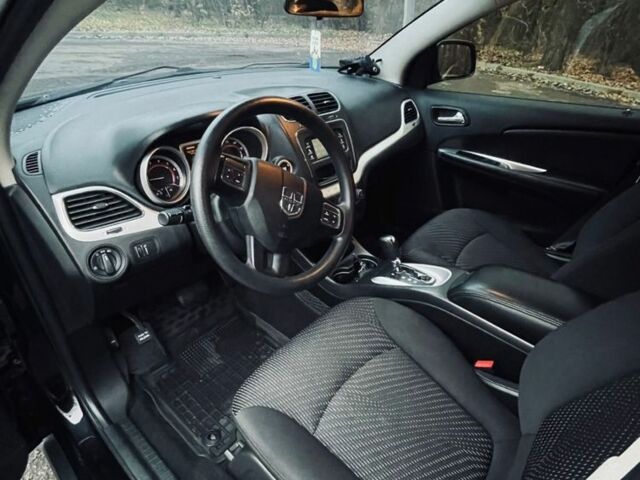 Чорний Додж Джорні, об'ємом двигуна 2.4 л та пробігом 105 тис. км за 11500 $, фото 5 на Automoto.ua