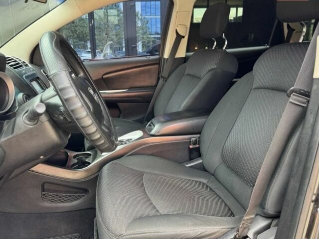 Черный Додж Джорни, объемом двигателя 2.4 л и пробегом 310 тыс. км за 9700 $, фото 6 на Automoto.ua