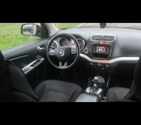 Черный Додж Джорни, объемом двигателя 2 л и пробегом 236 тыс. км за 8950 $, фото 5 на Automoto.ua