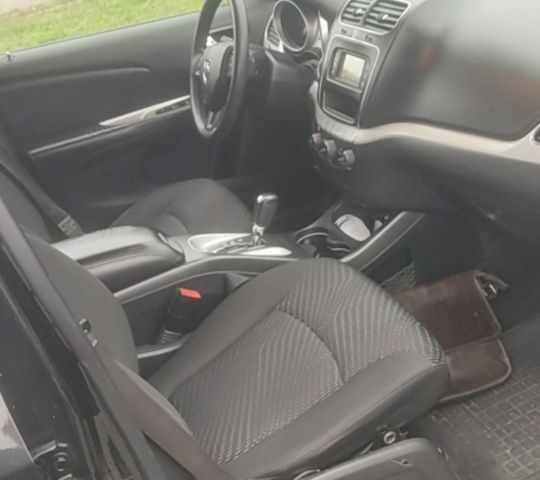 Черный Додж Джорни, объемом двигателя 2 л и пробегом 236 тыс. км за 8950 $, фото 6 на Automoto.ua