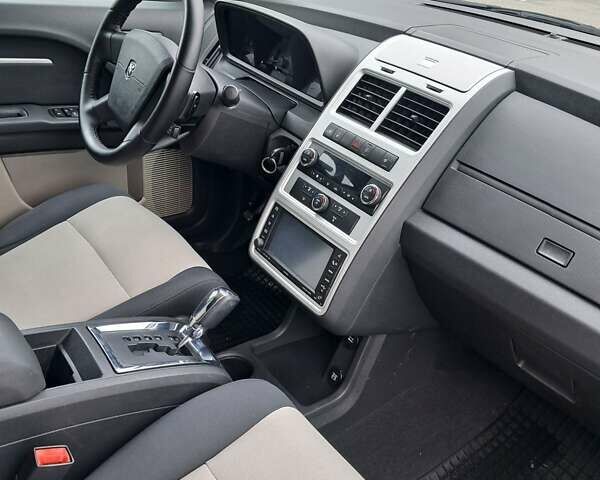 Черный Додж Джорни, объемом двигателя 2.74 л и пробегом 230 тыс. км за 6700 $, фото 10 на Automoto.ua