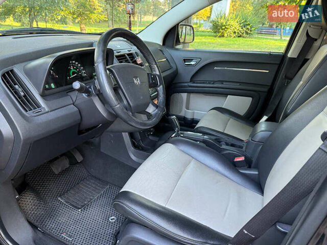 Черный Додж Джорни, объемом двигателя 2 л и пробегом 230 тыс. км за 8790 $, фото 10 на Automoto.ua