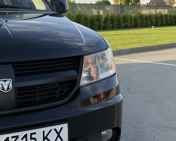 Черный Додж Джорни, объемом двигателя 2 л и пробегом 256 тыс. км за 9800 $, фото 13 на Automoto.ua