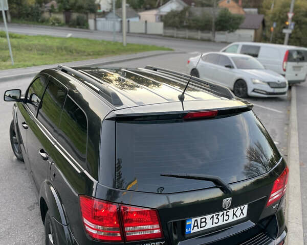 Черный Додж Джорни, объемом двигателя 2 л и пробегом 256 тыс. км за 9800 $, фото 4 на Automoto.ua