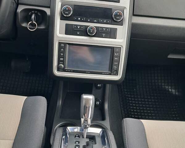 Черный Додж Джорни, объемом двигателя 2.74 л и пробегом 230 тыс. км за 6700 $, фото 17 на Automoto.ua