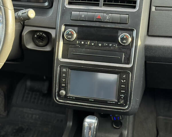 Черный Додж Джорни, объемом двигателя 1.97 л и пробегом 300 тыс. км за 7700 $, фото 30 на Automoto.ua