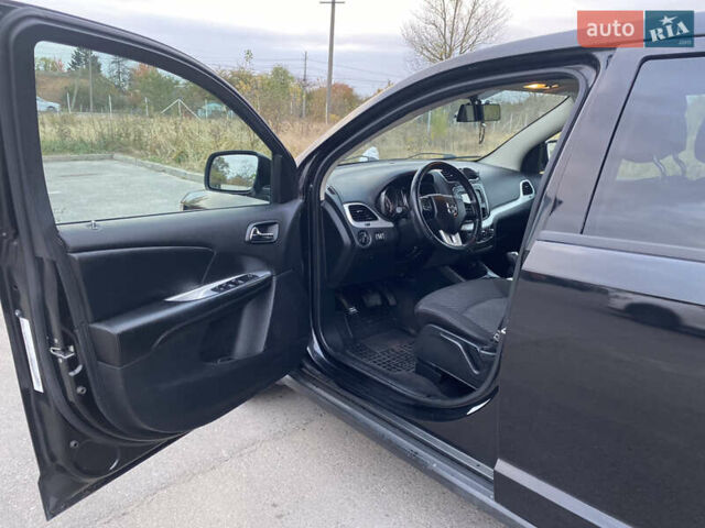 Черный Додж Джорни, объемом двигателя 2.36 л и пробегом 260 тыс. км за 8500 $, фото 13 на Automoto.ua