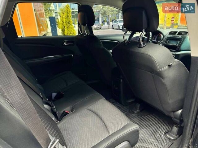 Черный Додж Джорни, объемом двигателя 2.4 л и пробегом 305 тыс. км за 8700 $, фото 14 на Automoto.ua