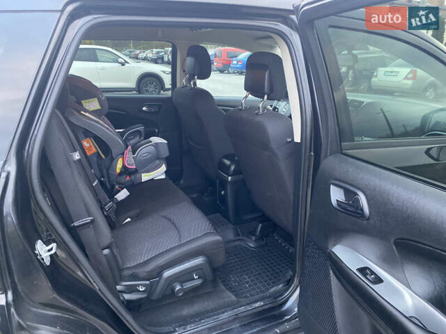 Черный Додж Джорни, объемом двигателя 2.36 л и пробегом 260 тыс. км за 8500 $, фото 22 на Automoto.ua