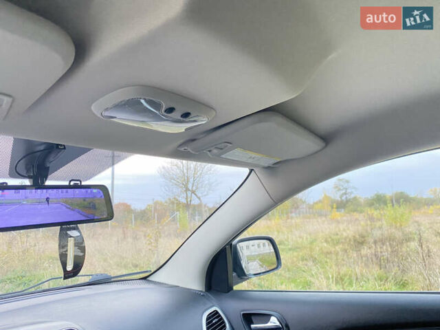 Черный Додж Джорни, объемом двигателя 2.36 л и пробегом 260 тыс. км за 8500 $, фото 16 на Automoto.ua