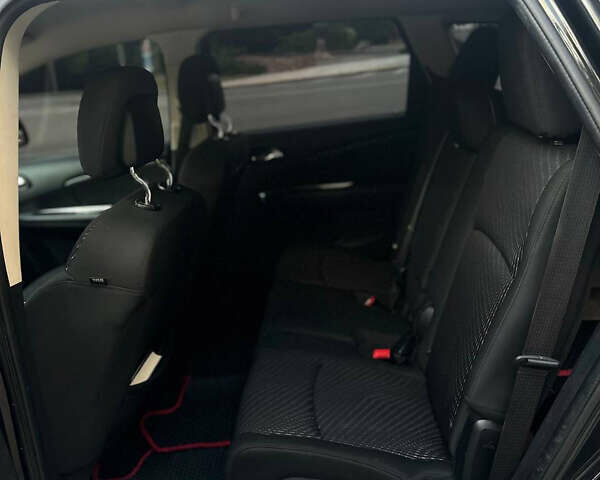 Черный Додж Джорни, объемом двигателя 2.4 л и пробегом 154 тыс. км за 8900 $, фото 6 на Automoto.ua