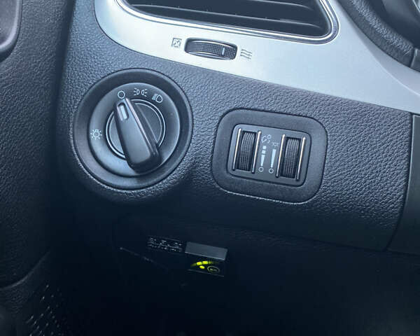 Черный Додж Джорни, объемом двигателя 2.36 л и пробегом 260 тыс. км за 8500 $, фото 23 на Automoto.ua