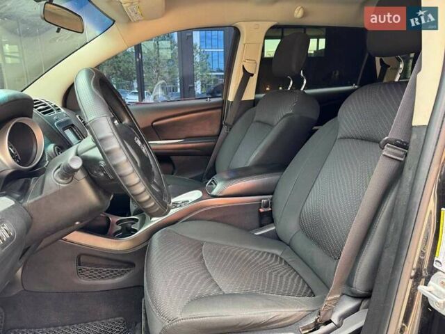 Черный Додж Джорни, объемом двигателя 2.4 л и пробегом 305 тыс. км за 8700 $, фото 10 на Automoto.ua