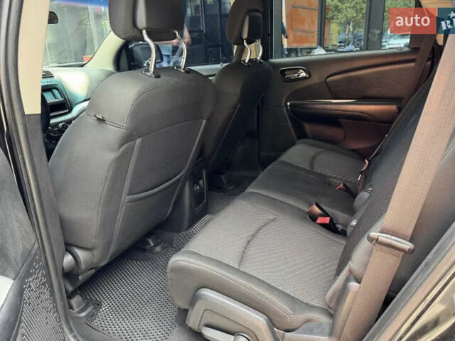 Чорний Додж Джорні, об'ємом двигуна 2.36 л та пробігом 310 тис. км за 9000 $, фото 6 на Automoto.ua