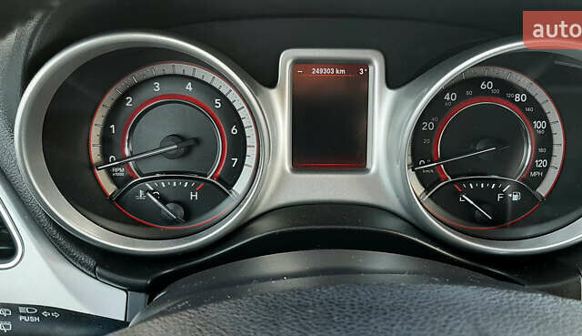 Черный Додж Джорни, объемом двигателя 2.4 л и пробегом 249 тыс. км за 9600 $, фото 9 на Automoto.ua