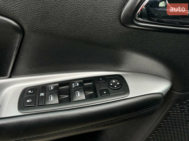 Чорний Додж Джорні, об'ємом двигуна 2.36 л та пробігом 157 тис. км за 9000 $, фото 18 на Automoto.ua