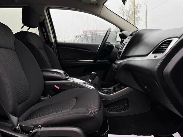 Чорний Додж Джорні, об'ємом двигуна 2.4 л та пробігом 157 тис. км за 9000 $, фото 16 на Automoto.ua