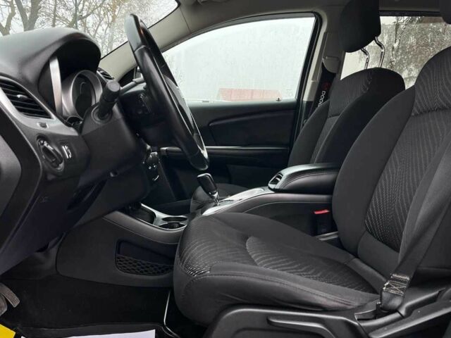 Чорний Додж Джорні, об'ємом двигуна 2.4 л та пробігом 157 тис. км за 9000 $, фото 8 на Automoto.ua