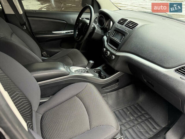 Черный Додж Джорни, объемом двигателя 2.36 л и пробегом 230 тыс. км за 9500 $, фото 13 на Automoto.ua