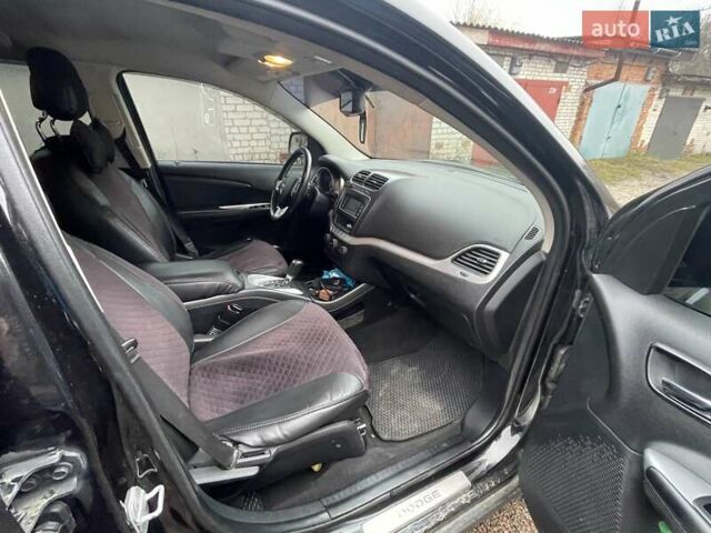 Чорний Додж Джорні, об'ємом двигуна 2.36 л та пробігом 315 тис. км за 10200 $, фото 9 на Automoto.ua