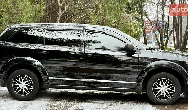 Черный Додж Джорни, объемом двигателя 2.36 л и пробегом 230 тыс. км за 9500 $, фото 3 на Automoto.ua