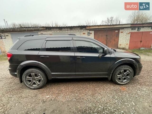 Чорний Додж Джорні, об'ємом двигуна 2.36 л та пробігом 315 тис. км за 10200 $, фото 7 на Automoto.ua