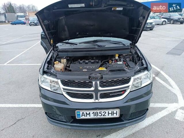 Черный Додж Джорни, объемом двигателя 2.4 л и пробегом 138 тыс. км за 10100 $, фото 1 на Automoto.ua