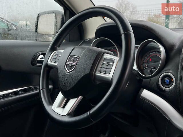 Чорний Додж Джорні, об'ємом двигуна 2.36 л та пробігом 157 тис. км за 9000 $, фото 10 на Automoto.ua