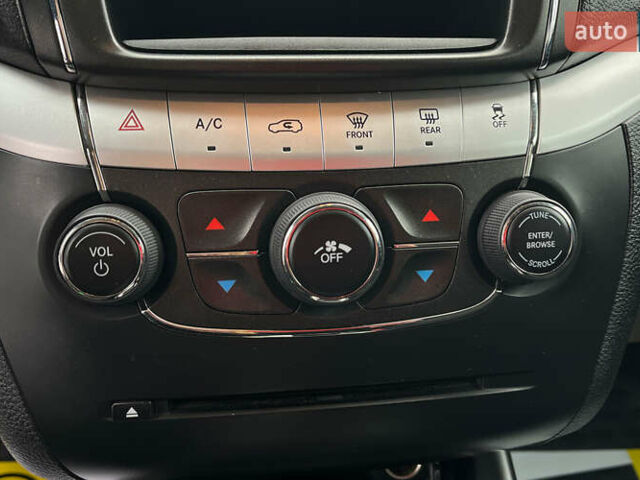 Чорний Додж Джорні, об'ємом двигуна 2.36 л та пробігом 157 тис. км за 9000 $, фото 13 на Automoto.ua