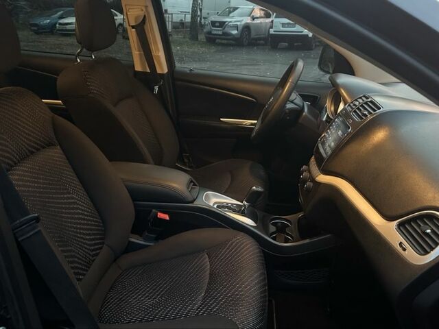 Чорний Додж Джорні, об'ємом двигуна 2.4 л та пробігом 250 тис. км за 9000 $, фото 11 на Automoto.ua