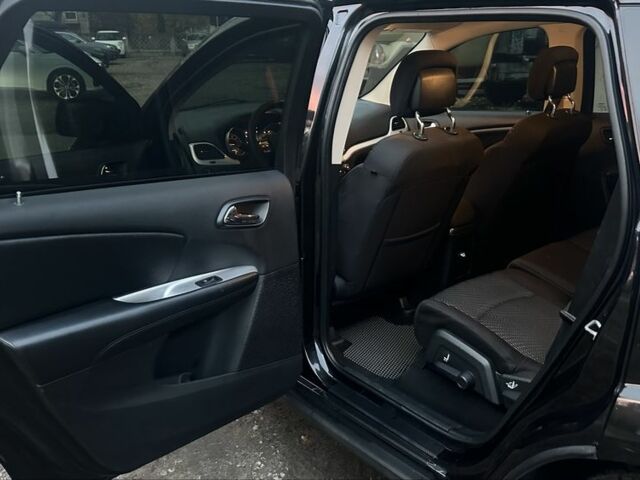 Чорний Додж Джорні, об'ємом двигуна 2.4 л та пробігом 250 тис. км за 9000 $, фото 7 на Automoto.ua