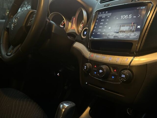 Чорний Додж Джорні, об'ємом двигуна 2.4 л та пробігом 250 тис. км за 9000 $, фото 13 на Automoto.ua