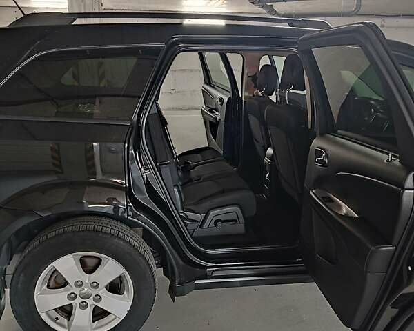 Чорний Додж Джорні, об'ємом двигуна 2.36 л та пробігом 157 тис. км за 10400 $, фото 5 на Automoto.ua