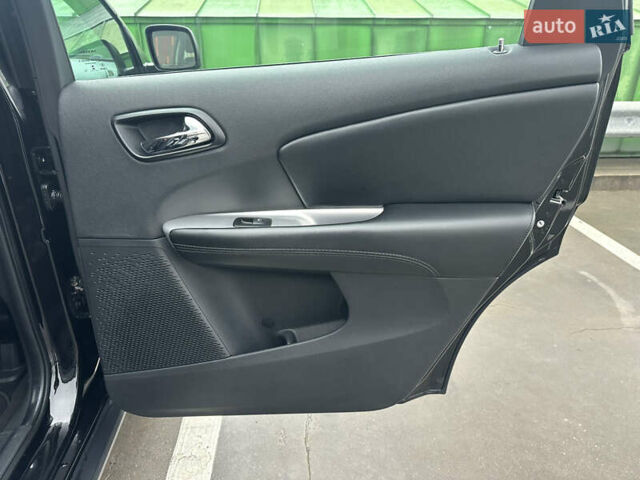 Чорний Додж Джорні, об'ємом двигуна 2.36 л та пробігом 222 тис. км за 8200 $, фото 21 на Automoto.ua