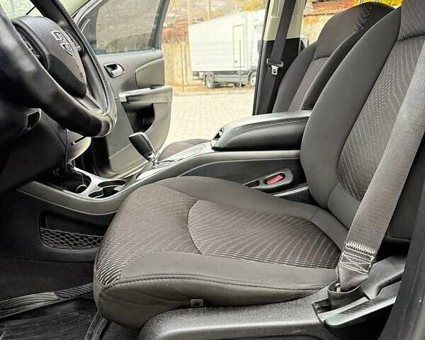 Черный Додж Джорни, объемом двигателя 3.6 л и пробегом 158 тыс. км за 11800 $, фото 12 на Automoto.ua