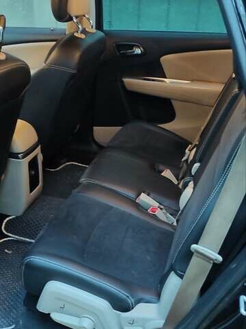 Черный Додж Джорни, объемом двигателя 2.36 л и пробегом 292 тыс. км за 9100 $, фото 2 на Automoto.ua