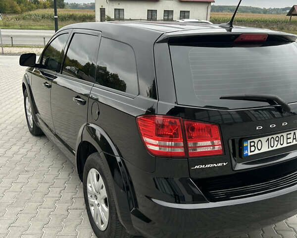 Чорний Додж Джорні, об'ємом двигуна 2.36 л та пробігом 218 тис. км за 9000 $, фото 3 на Automoto.ua