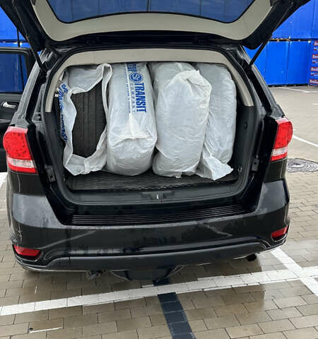 Черный Додж Джорни, объемом двигателя 2.36 л и пробегом 204 тыс. км за 10500 $, фото 8 на Automoto.ua