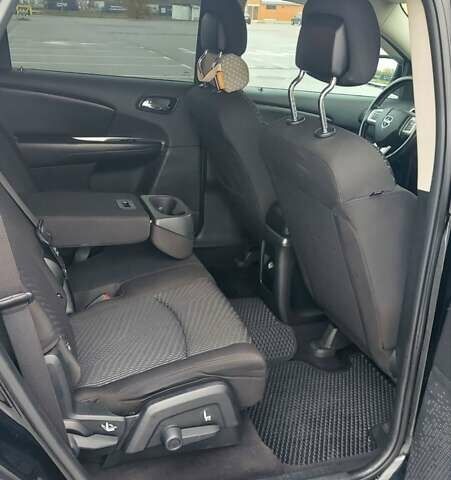 Черный Додж Джорни, объемом двигателя 2.36 л и пробегом 218 тыс. км за 9699 $, фото 4 на Automoto.ua