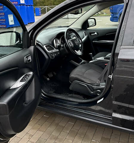 Черный Додж Джорни, объемом двигателя 2.36 л и пробегом 204 тыс. км за 10500 $, фото 6 на Automoto.ua