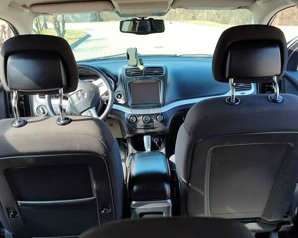 Чорний Додж Джорні, об'ємом двигуна 2.36 л та пробігом 202 тис. км за 11800 $, фото 8 на Automoto.ua