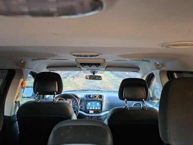 Черный Додж Джорни, объемом двигателя 2.4 л и пробегом 250 тыс. км за 10150 $, фото 4 на Automoto.ua