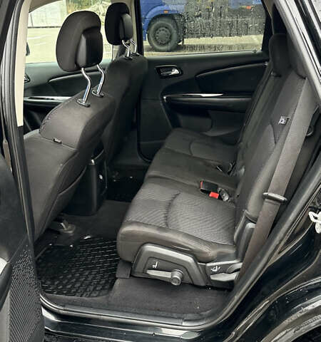 Черный Додж Джорни, объемом двигателя 2.36 л и пробегом 204 тыс. км за 10500 $, фото 7 на Automoto.ua