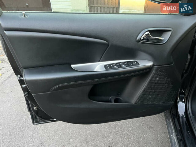 Додж Джорни 2015 в Белой Церкве на Automoto.ua Черный Додж Джорни, объемом двигателя 2.36 л и пробегом 195 тыс. км за 11500 $, фото 7 на Automoto.ua