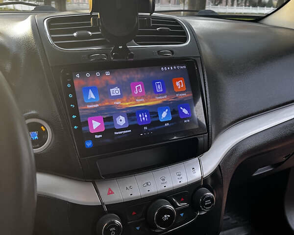 Черный Додж Джорни, объемом двигателя 2.36 л и пробегом 180 тыс. км за 11800 $, фото 11 на Automoto.ua