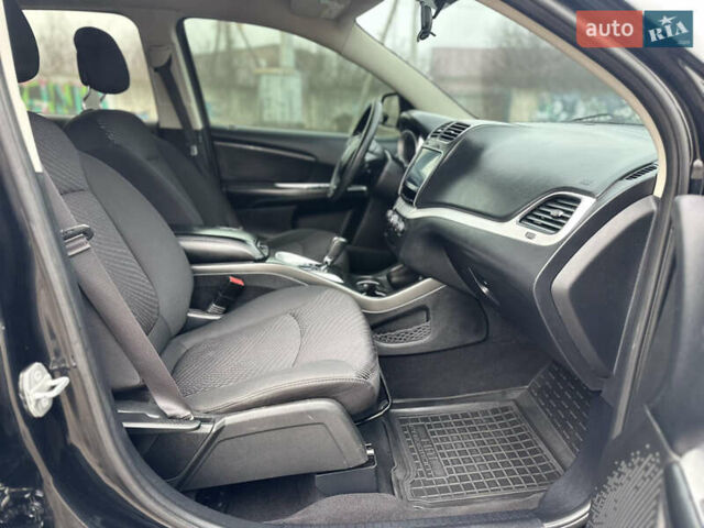 Черный Додж Джорни, объемом двигателя 3.6 л и пробегом 250 тыс. км за 10500 $, фото 14 на Automoto.ua