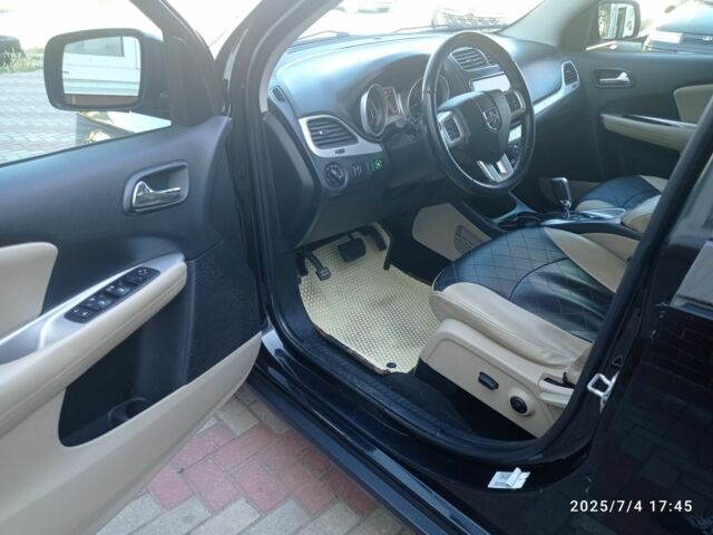 Черный Додж Джорни, объемом двигателя 2.4 л и пробегом 196 тыс. км за 9999 $, фото 3 на Automoto.ua