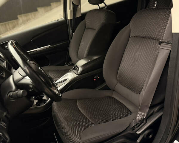 Черный Додж Джорни, объемом двигателя 2.36 л и пробегом 161 тыс. км за 9900 $, фото 61 на Automoto.ua